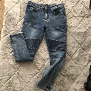 “No Boundaries” Skinny Jeans